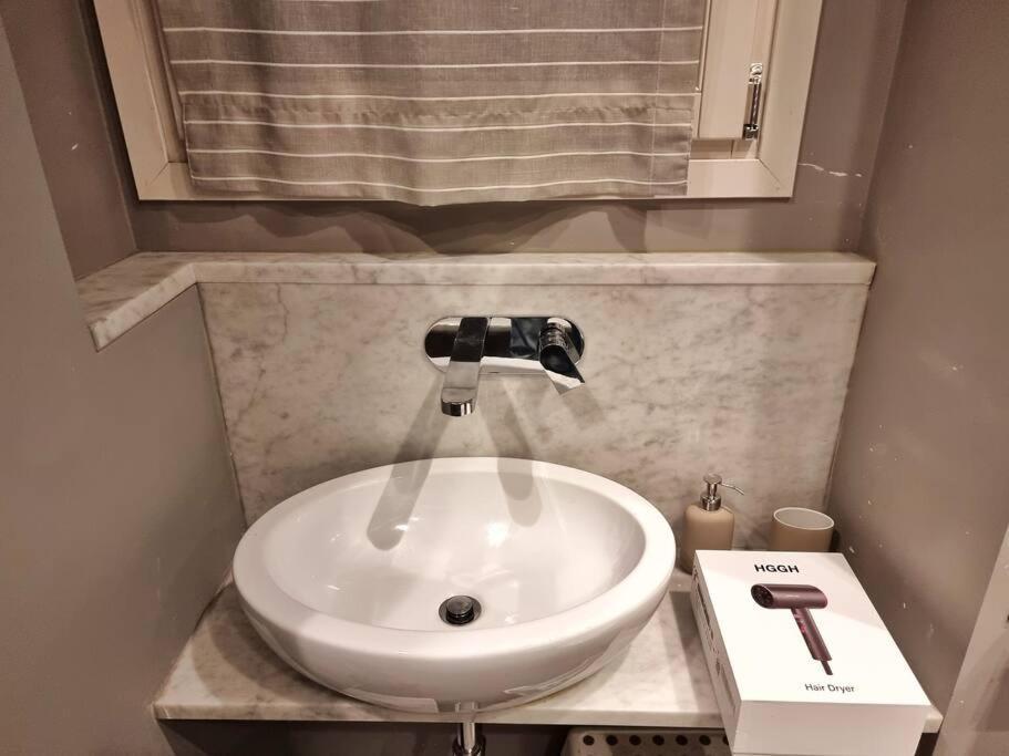 Gazzana Corner House Apartment Milan Bagian luar foto