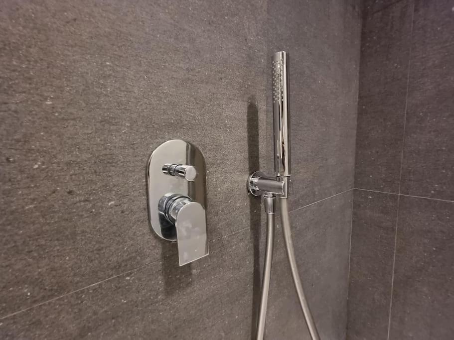 Gazzana Corner House Apartment Milan Bagian luar foto